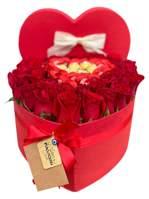 35 Kırmızı Gül ve Çikolatalı Özel Kutu