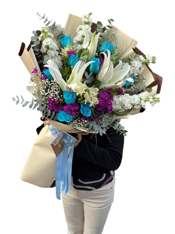 Mavi Gül & Beyaz Lilyum Buketi