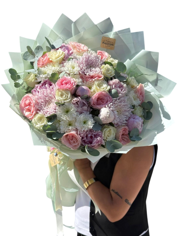 Pastel Rüya – Şakayık & Güllerle Lüks Buket