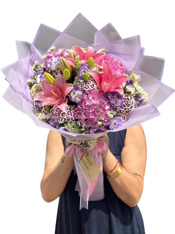 Pembe Lilyum ve Ortanca Buketi