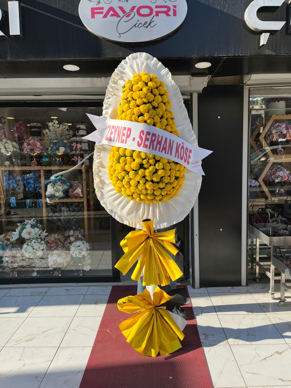 Sarı Krizantemli Açılış Çiçeği