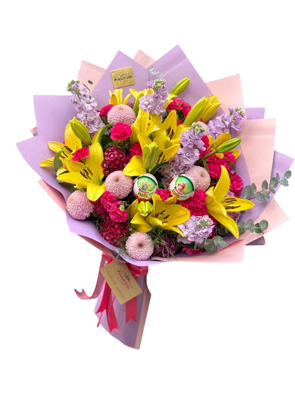 Sarı Lilyum ve Renkli Mevsim Çiçekleri Buketi