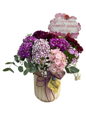 Seramik Vazoda Hüsnü Yusuf Çiçek Aranjmanı